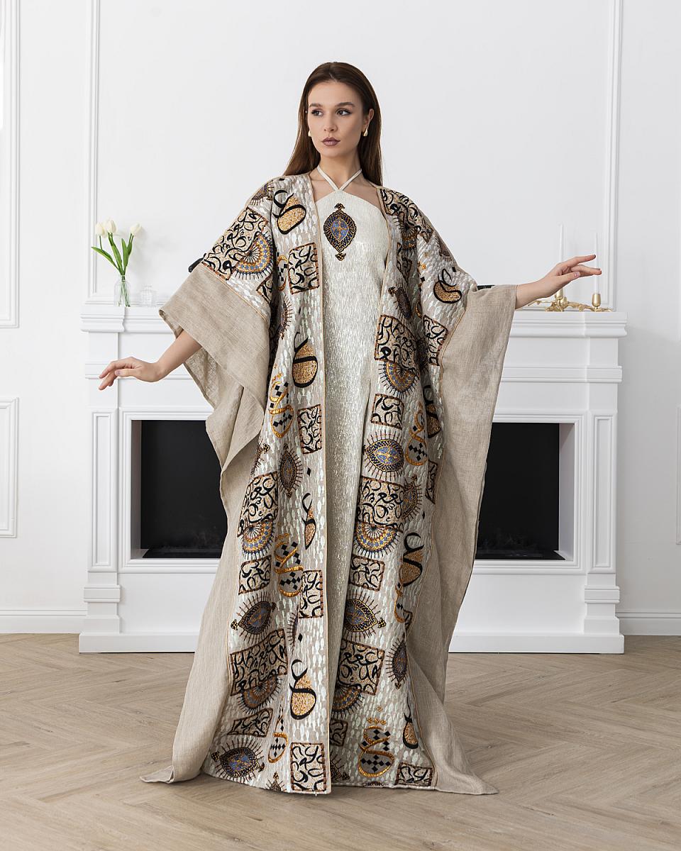A mesmerizing abaya