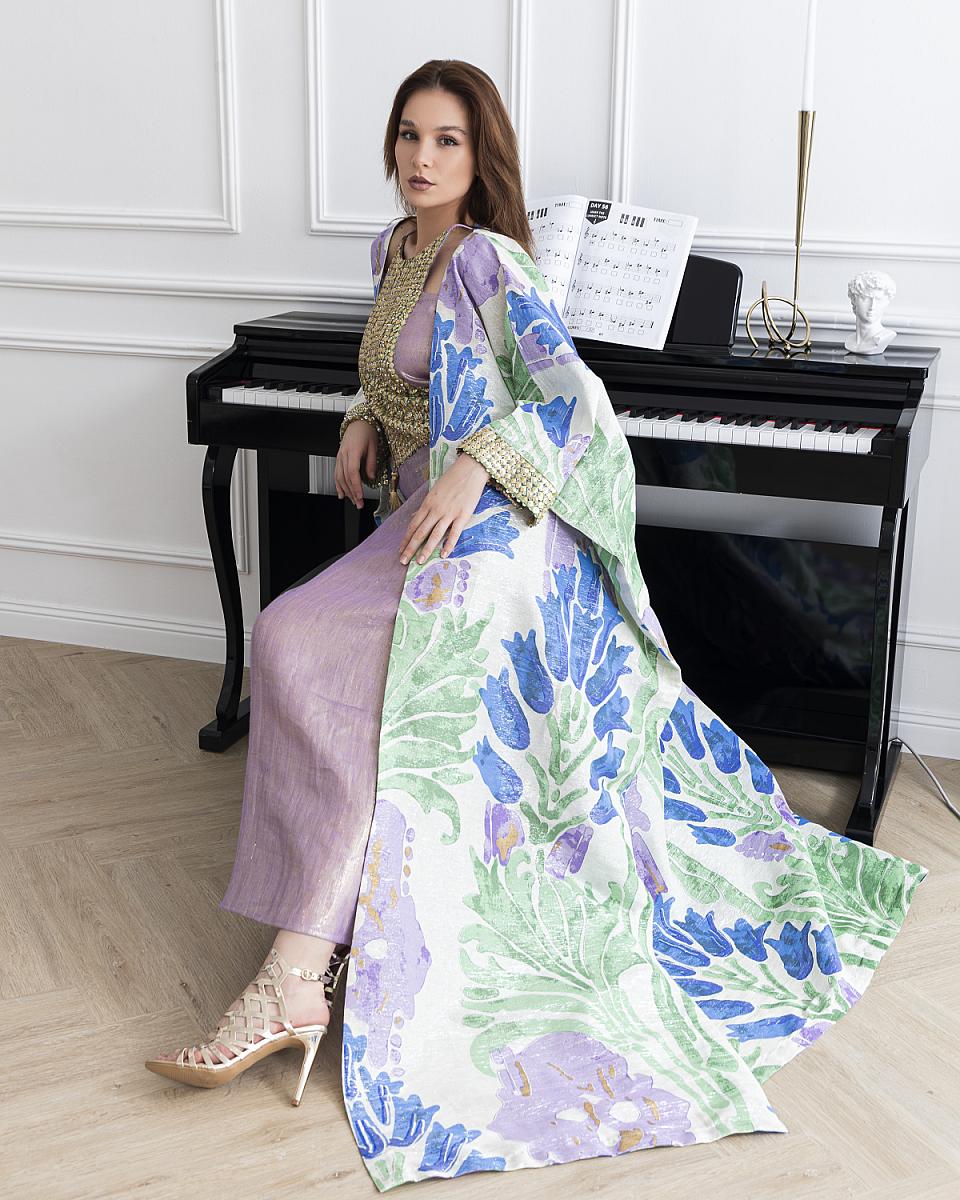 A jasmine-scented abaya