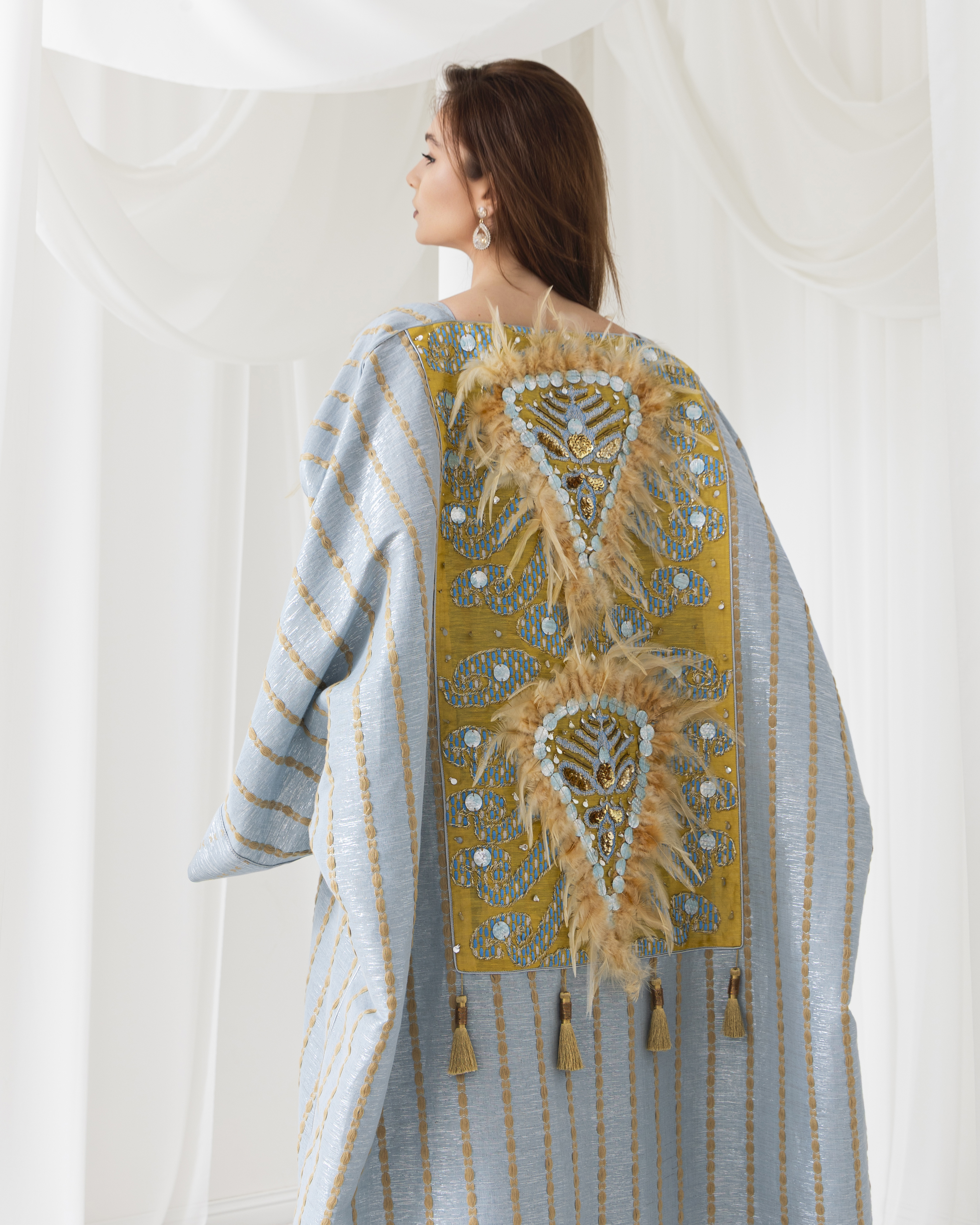 A sky-inspired abaya - Image 3