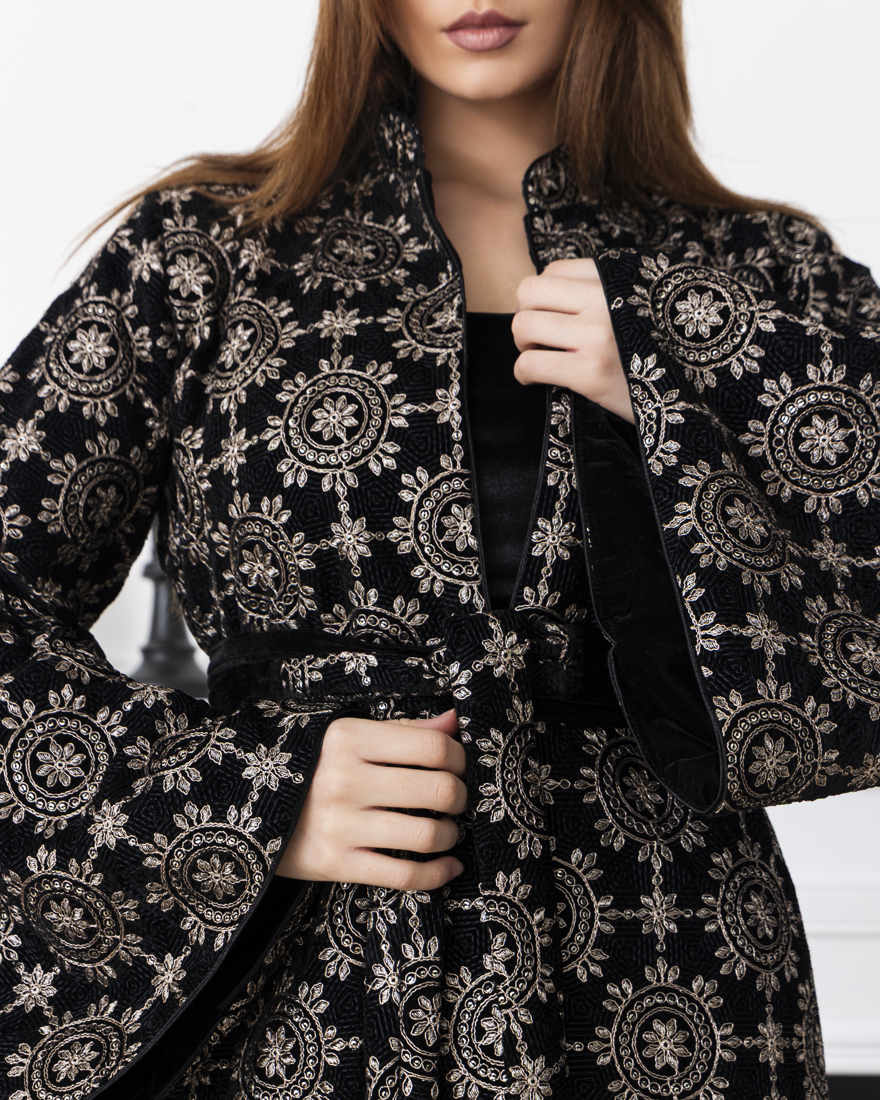 A regal abaya - Image 3